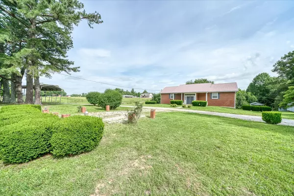 165 Almyra Rd, Sparta, TN 38583