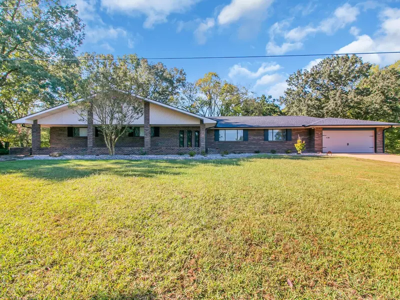 36 Avondale Pl, Springville, TN 38256