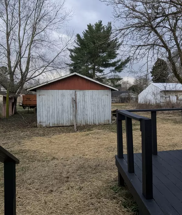 Adairville, KY 42202,131 Smith Ave #E