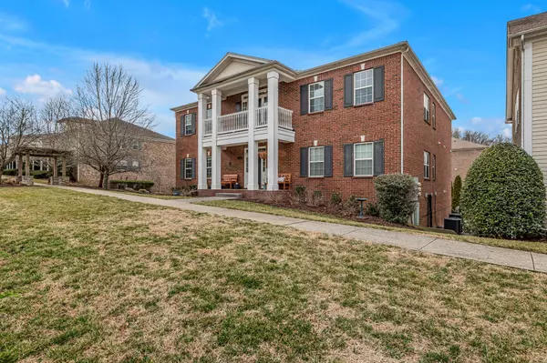 1203 Park Run Dr, Franklin, TN 37067