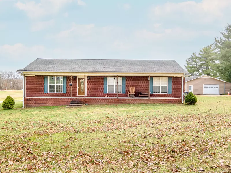 78 Lovers Ln, Lawrenceburg, TN 38464