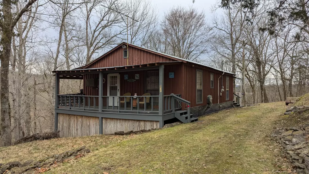 211 Happy Mountain Rd, Gainesboro, TN 38562