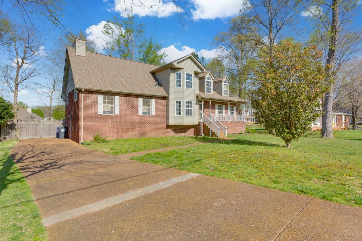 202 Orchard Park Dr, White House, TN 37188