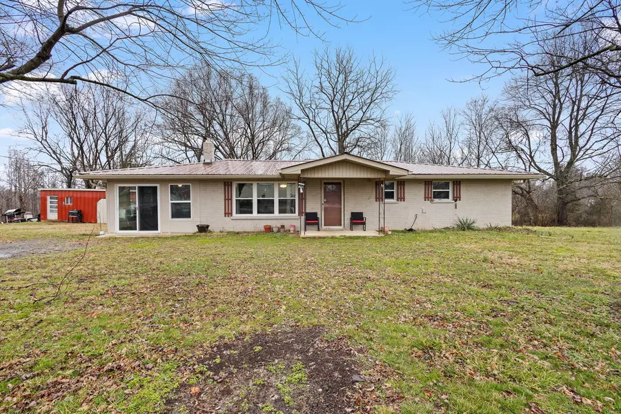 2641 S Grundy Quarles Hwy, Gainesboro, TN 38562
