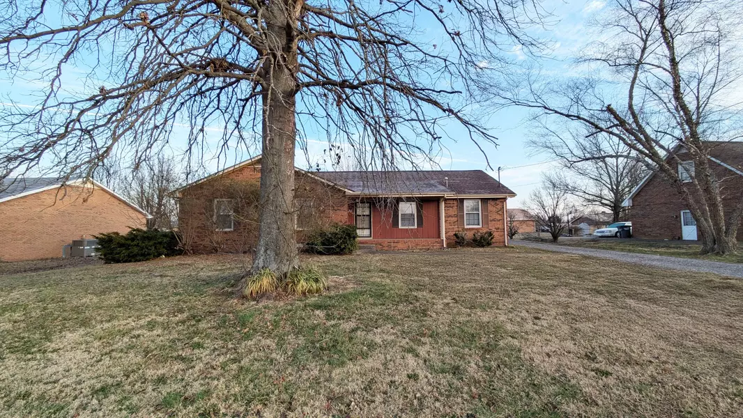 329 Cunningham Ln, Clarksville, TN 37042