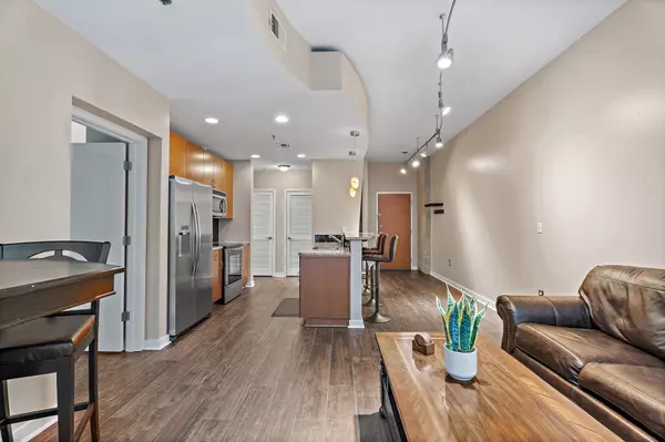 Nashville, TN 37201,301 Demonbreun St #602