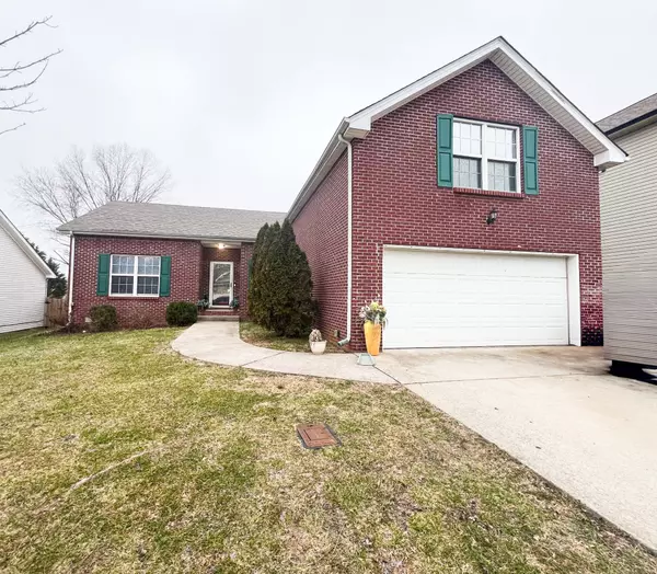 3512 Oak Creek Dr, Clarksville, TN 37040