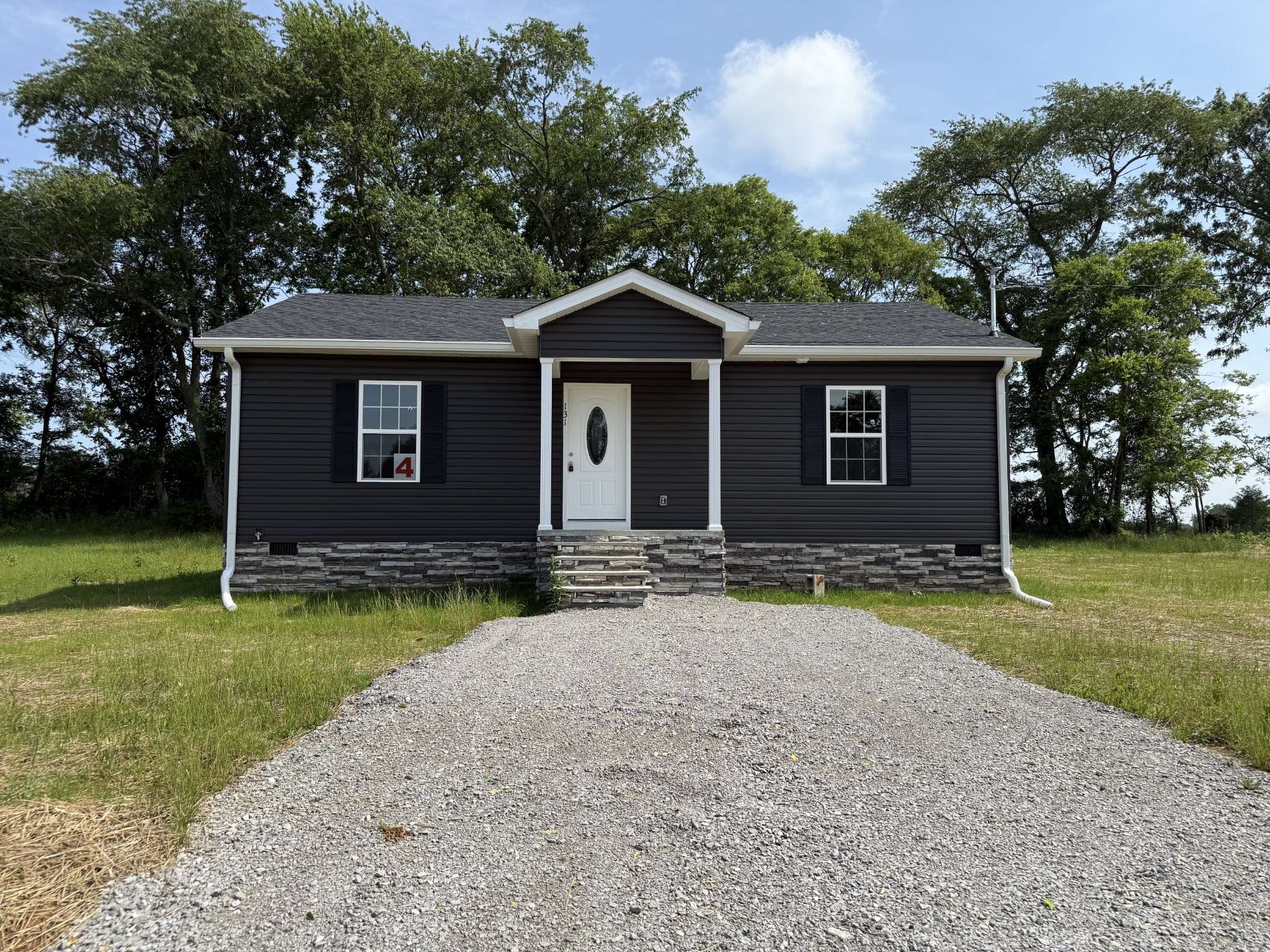 131 Hesselly Rd, Decherd, TN 37324
