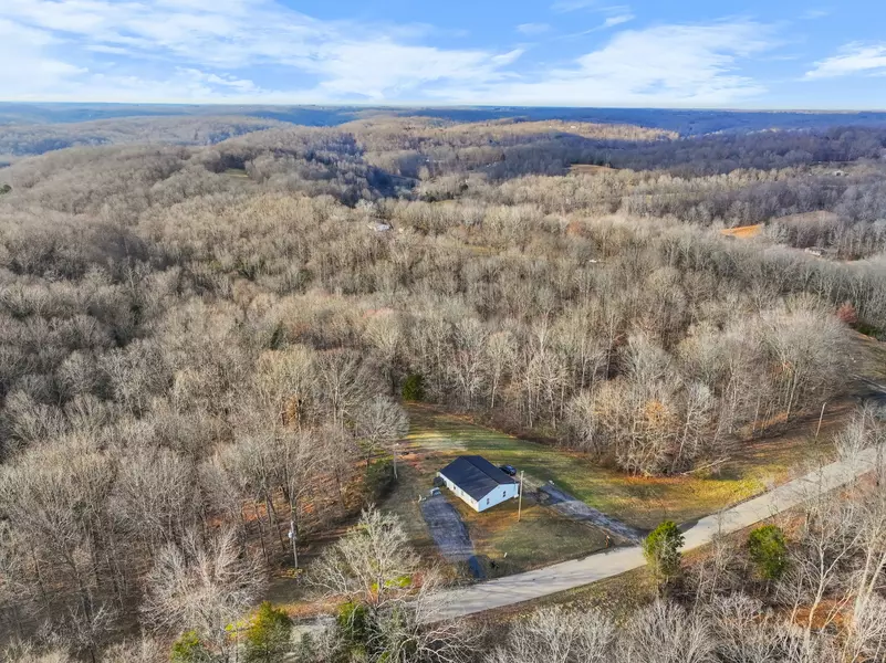 140 Commissary Ridge Rd, Indian Mound, TN 37079