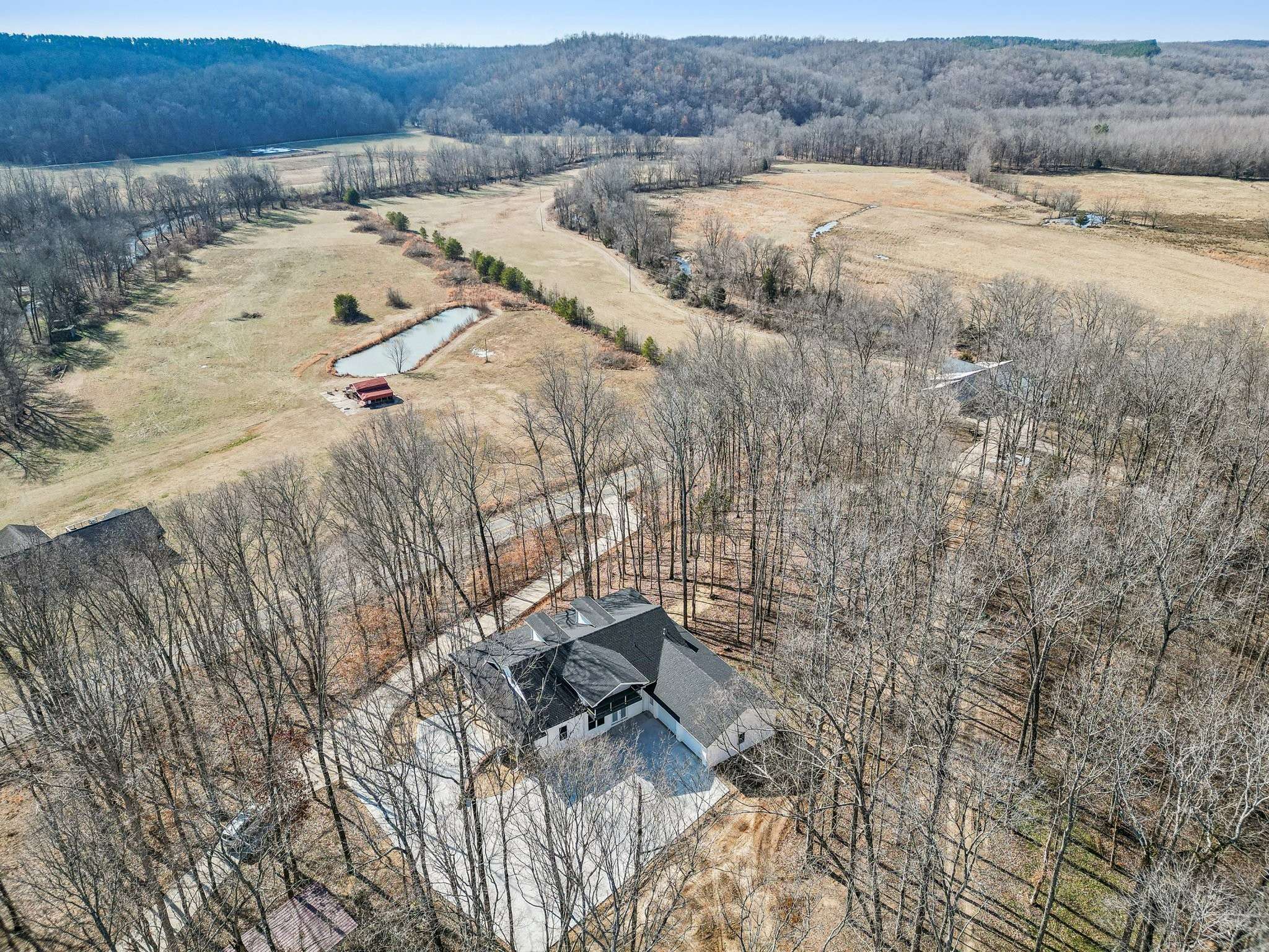6130 Clydeton Rd, Waverly, TN 37185