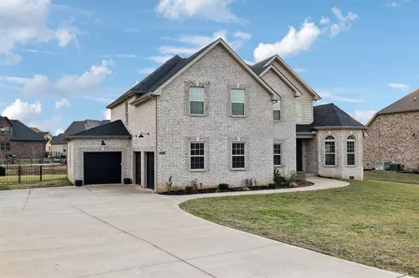 1528 Charles Bell Rd, Clarksville, TN 37040