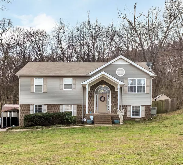 2077 Powell Dr, Culleoka, TN 38451