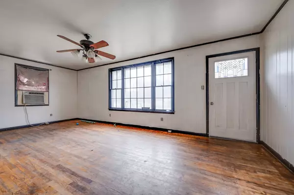 Charlotte, TN 37036,208 Todd St