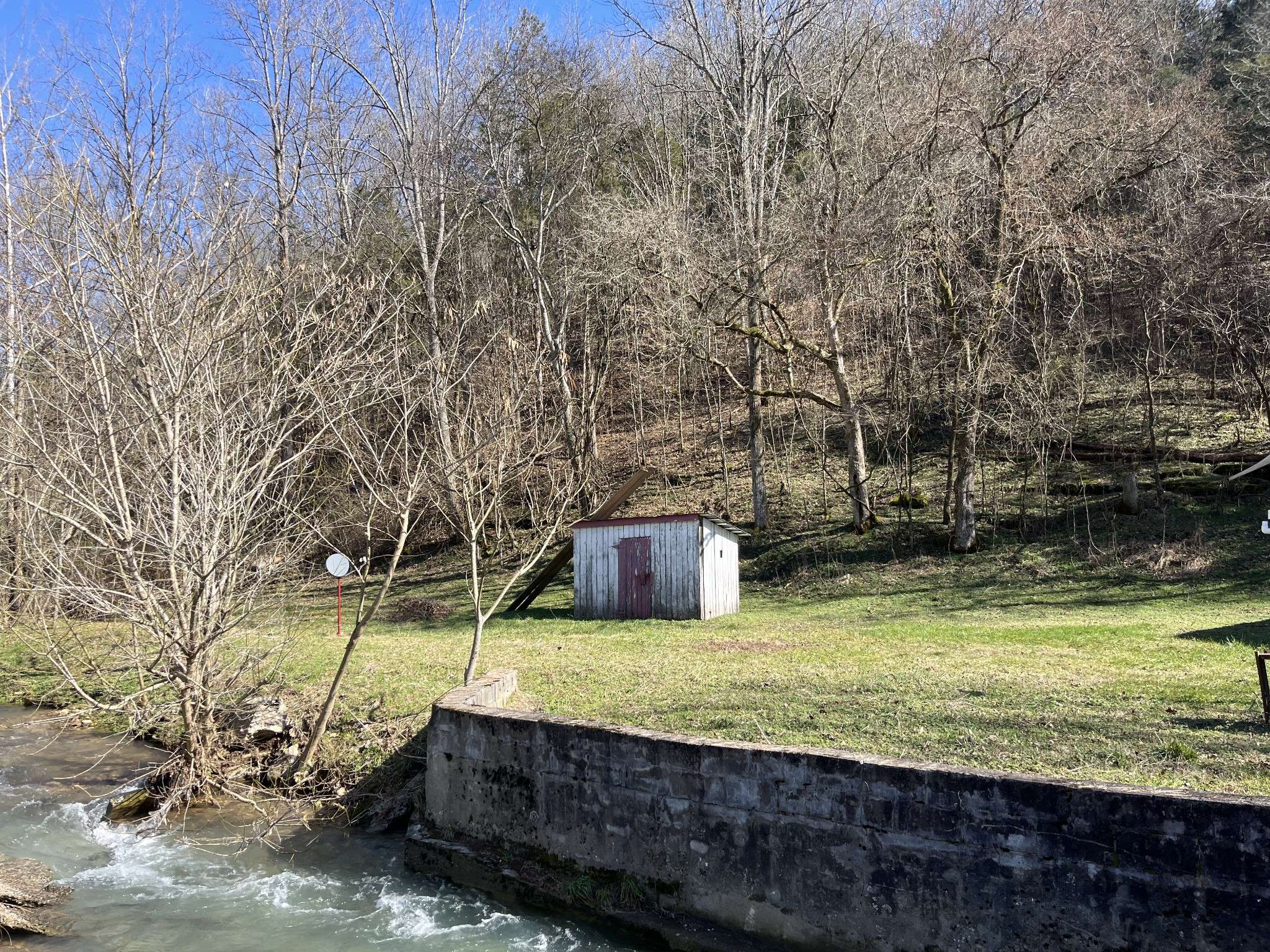 Pleasant Shade, TN 37145,862 Pleasant Shade Hwy