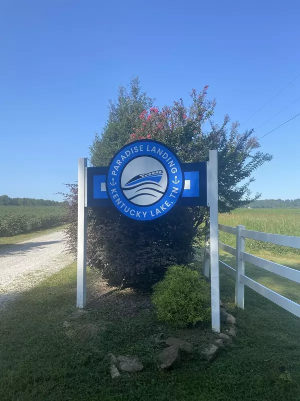 Clifton, TN 38425,2563 Hardin Bottom River Rd