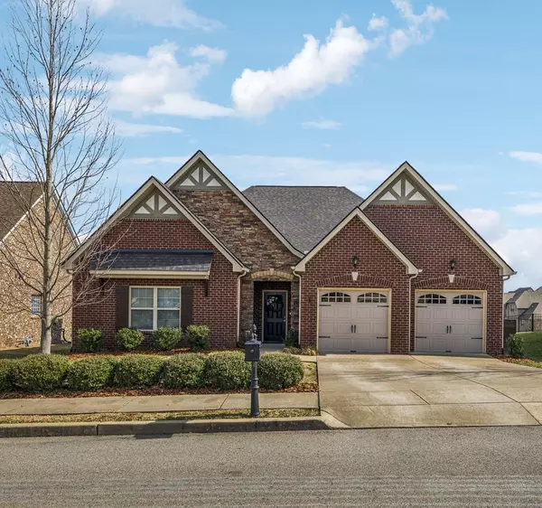 2388 Stockwood Trl, Thompsons Station, TN 37179