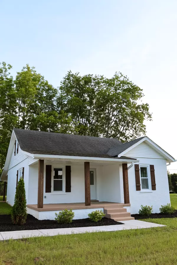 Loretto, TN 38469,402 W Commerce St