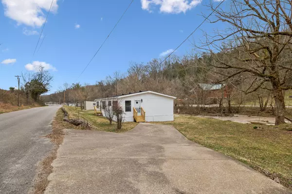 Carthage, TN 37030,275 Hogans Creek Rd