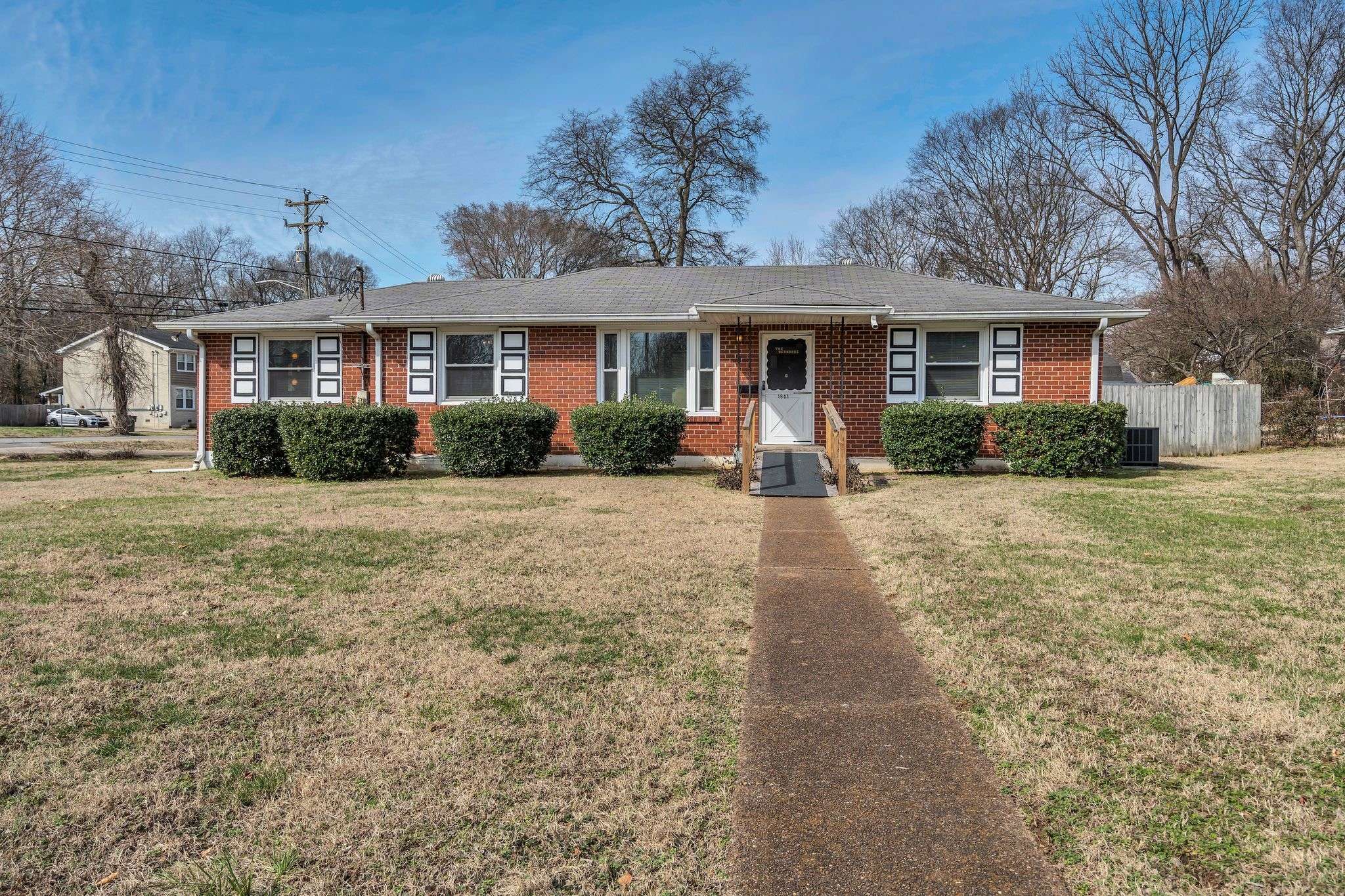 1901 Demarius Dr, Nashville, TN 37216