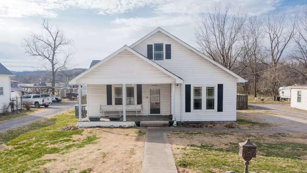 612 W Main St, Watertown, TN 37184