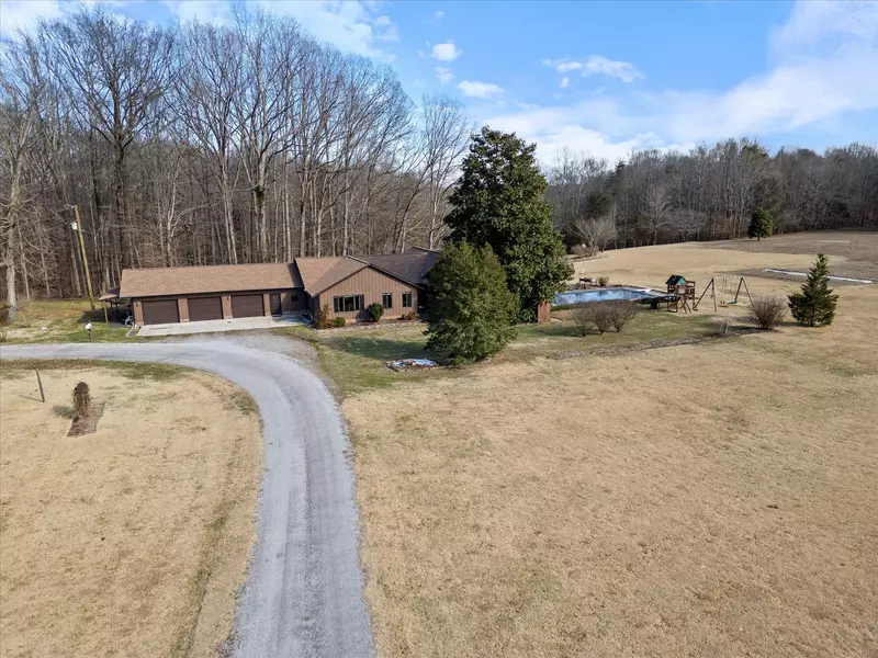 236 Landmark Ln, Hilham, TN 38568