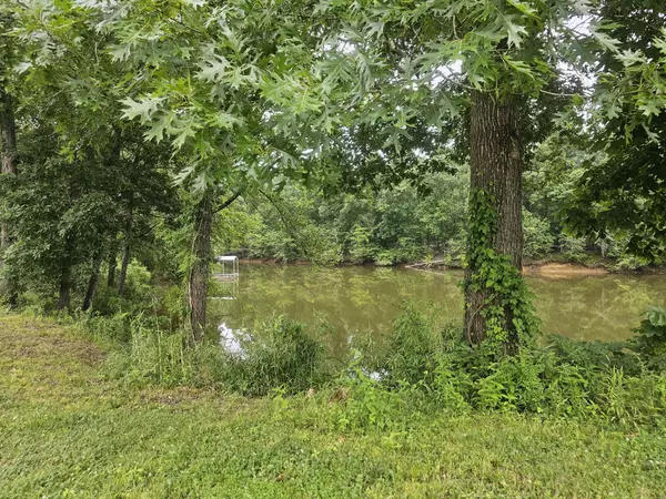 Clifton, TN 38425,380 Duck Blind Rd