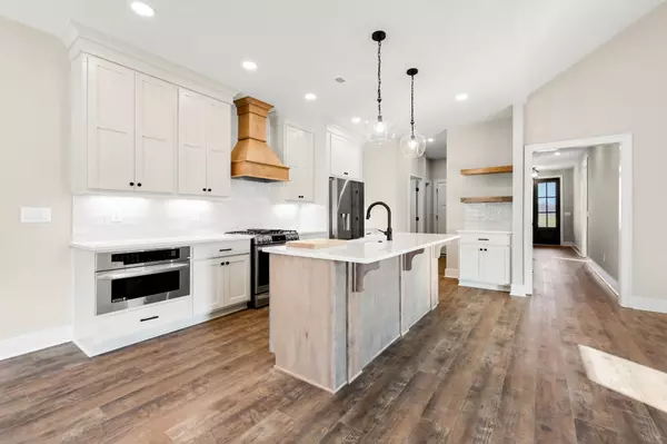 Clarksville, TN 37043,182 Aspen Pine Dr