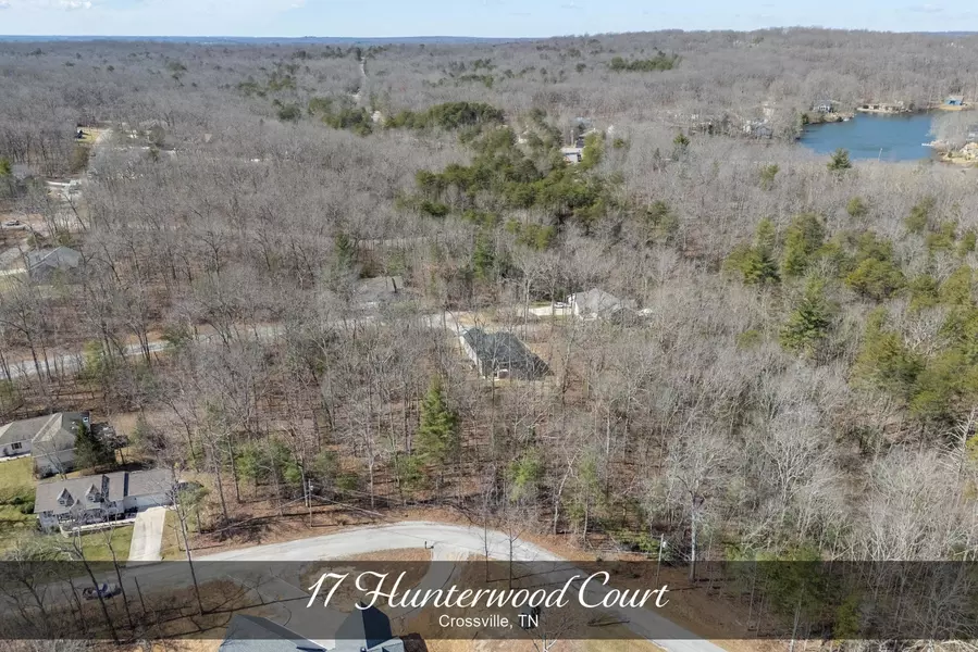 17 Hunterwood Ct, Crossville, TN 38558