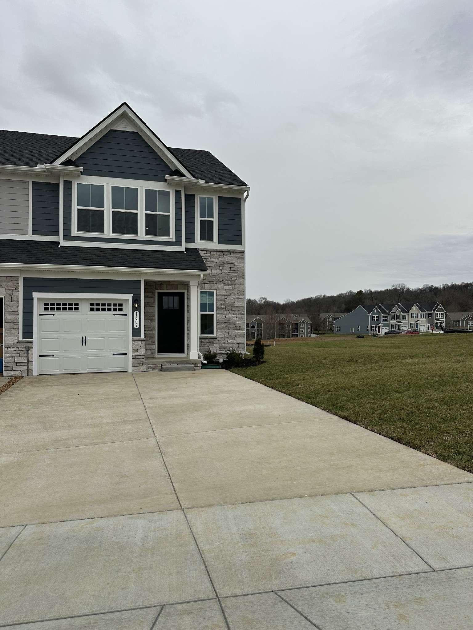 1809 Goldsberry Dr, Columbia, TN 38401