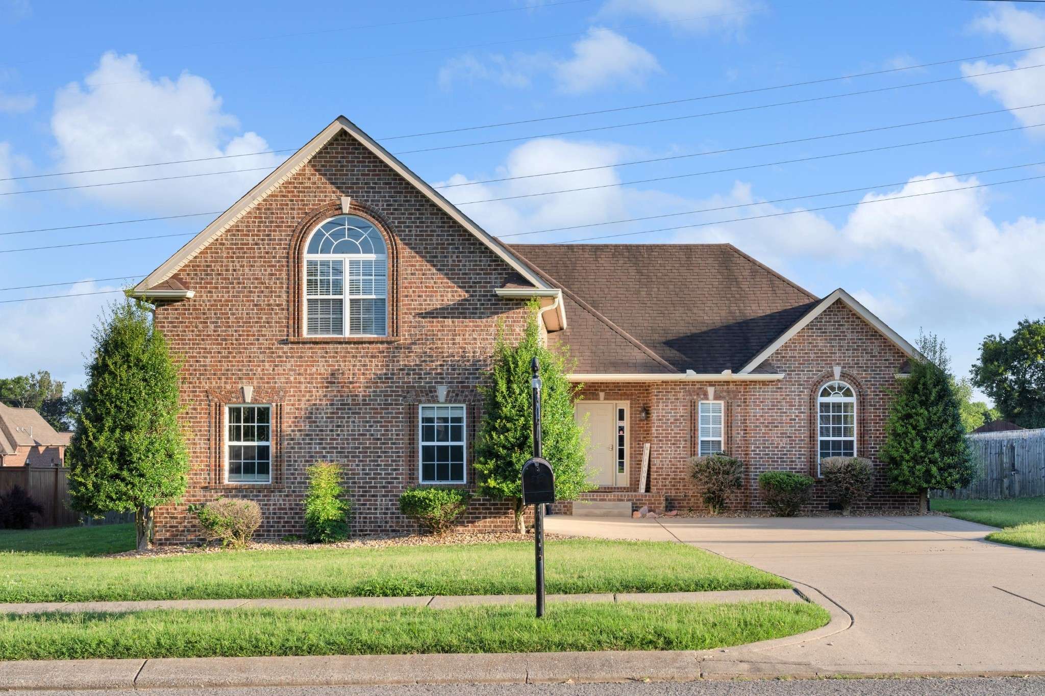 737 Starpoint Dr,  Gallatin,  TN 37066