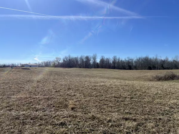 8 Marion Rd, Fredonia, KY 42411