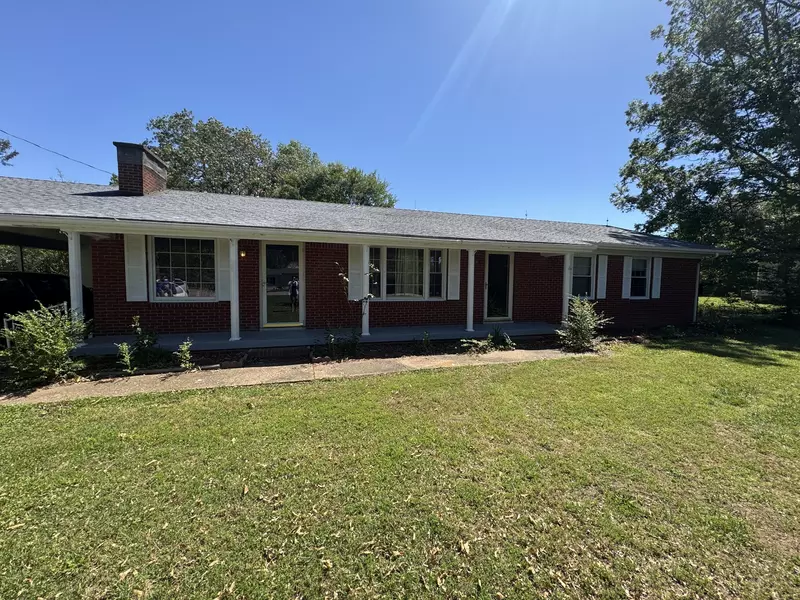 105 Able St, Big Sandy, TN 38221