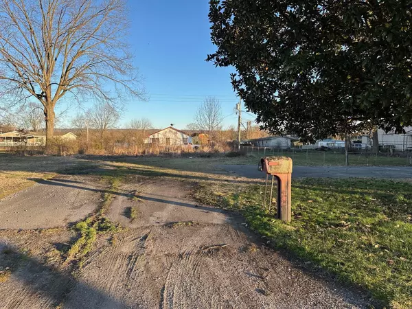 South Pittsburg, TN 37380,2025 South Cedar Avenue