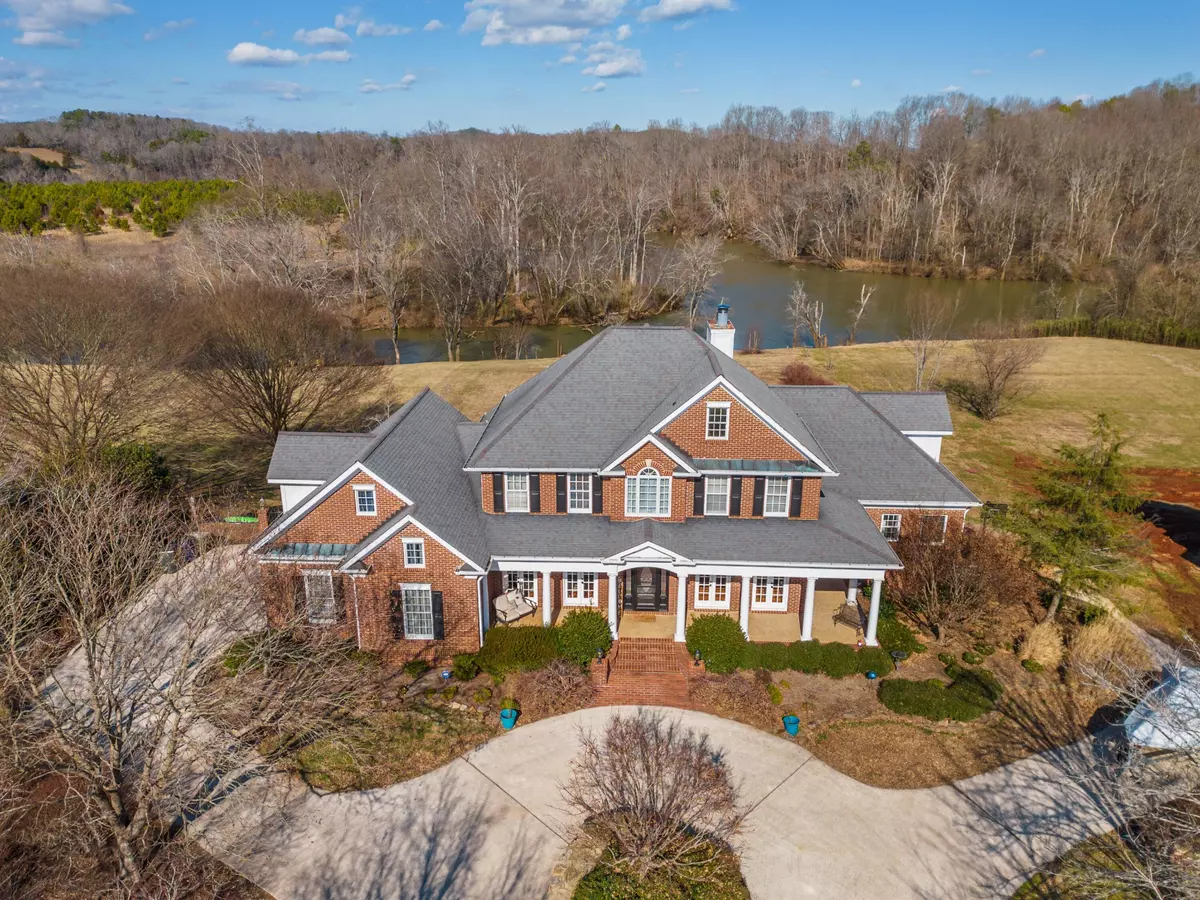 Charleston, TN 37310,245 NE River Pointe Drive