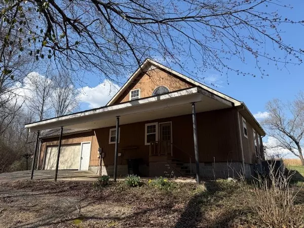 2327 Ovoca Rd, Tullahoma, TN 37388