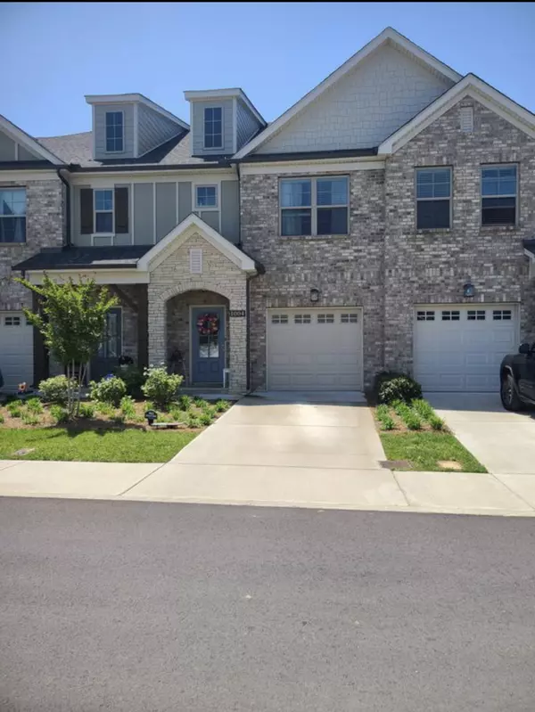 1004 Emery Bay Cir, Hendersonville, TN 37075