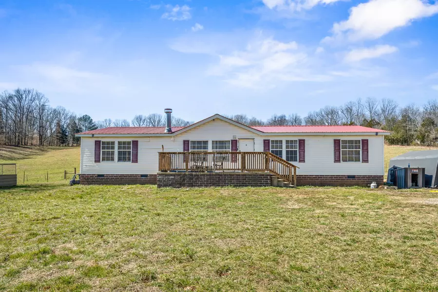 1945 E Haleys Creek Rd, Centerville, TN 37033