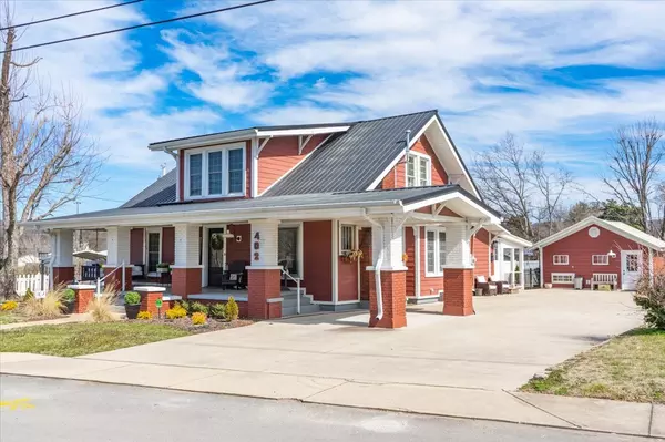402 Montgomery St, Cowan, TN 37318