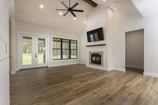 Spencer, TN 38585,139 App Road