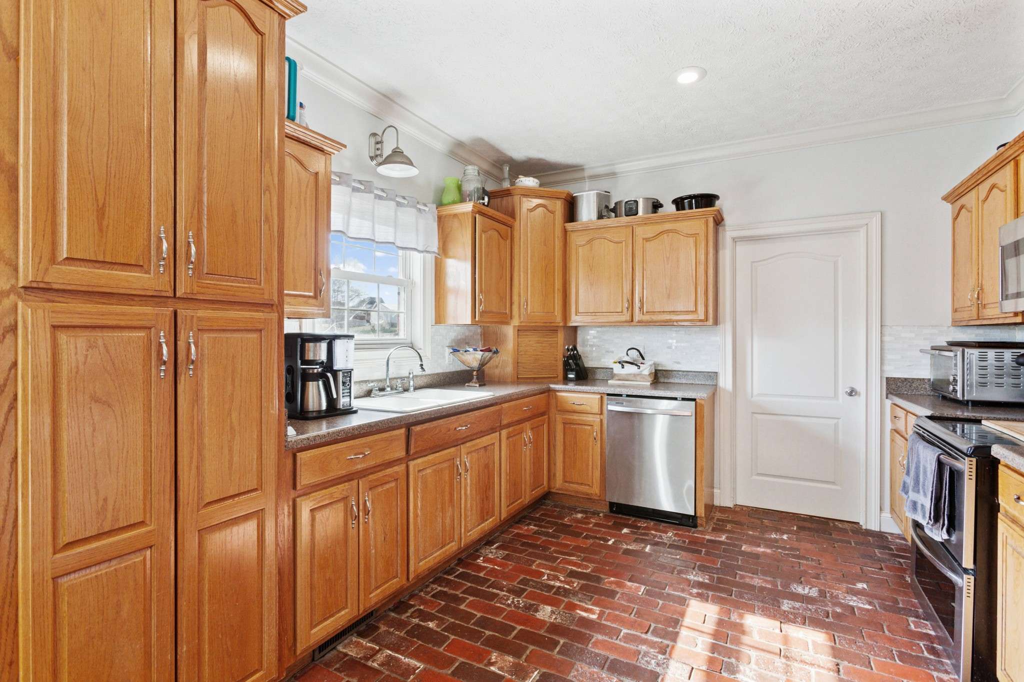 Lafayette, TN 37083,384 Deer Park Ln