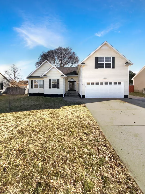 1173 Snoopy Dr, Clarksville, TN 37040