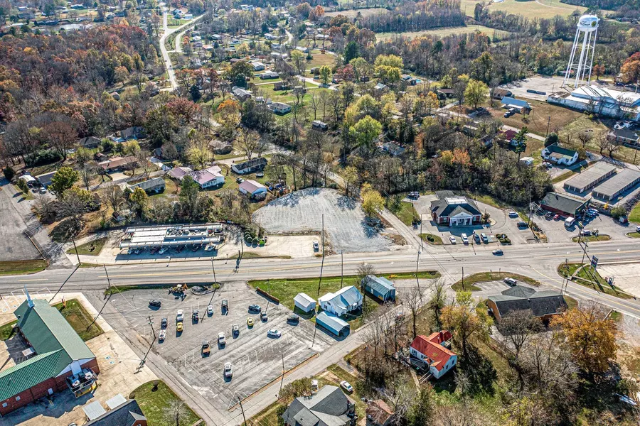 9615 US Highway 70 #E, Mc Ewen, TN 37101