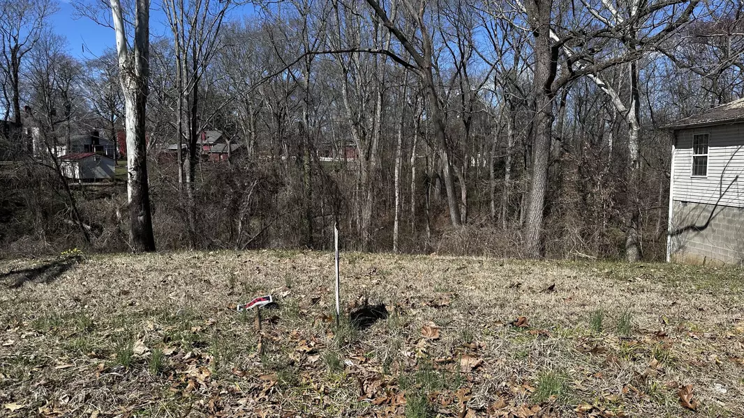 500 N Brewer St, Paris, TN 38242