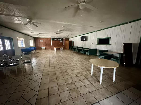Bruceton, TN 38317,30432 Broad St