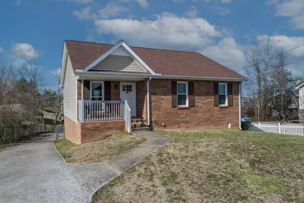 101 Whitehall Dr, Clarksville, TN 37042