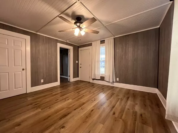 Gallatin, TN 37066,211 W Lyons St