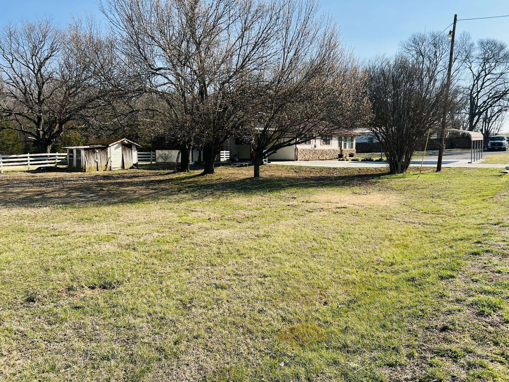 Bell Buckle, TN 37020,601 Highway 82 #E