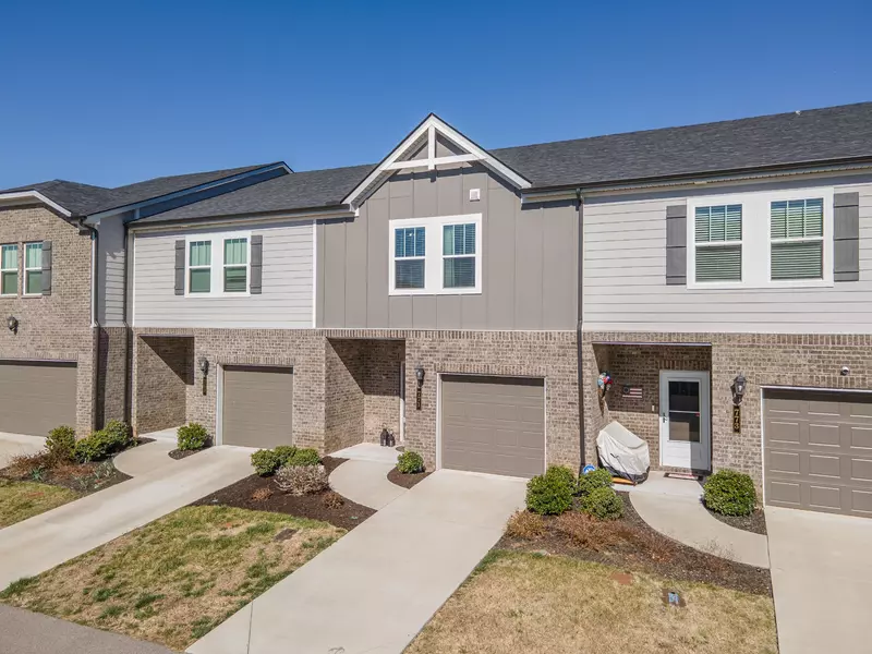 771 Foxland Dr, Columbia, TN 38401