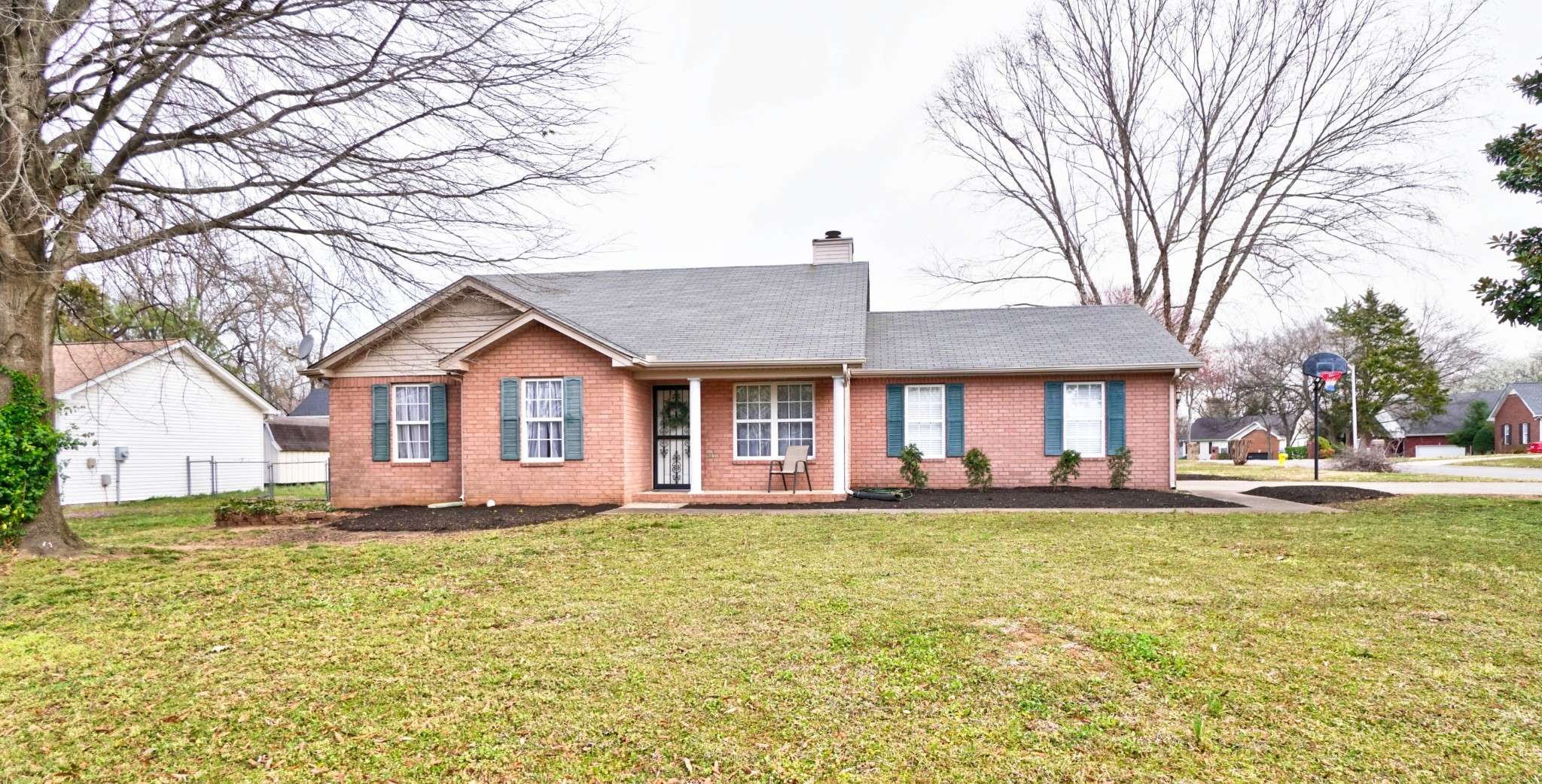 Murfreesboro, TN 37129,1202 Peachtree St