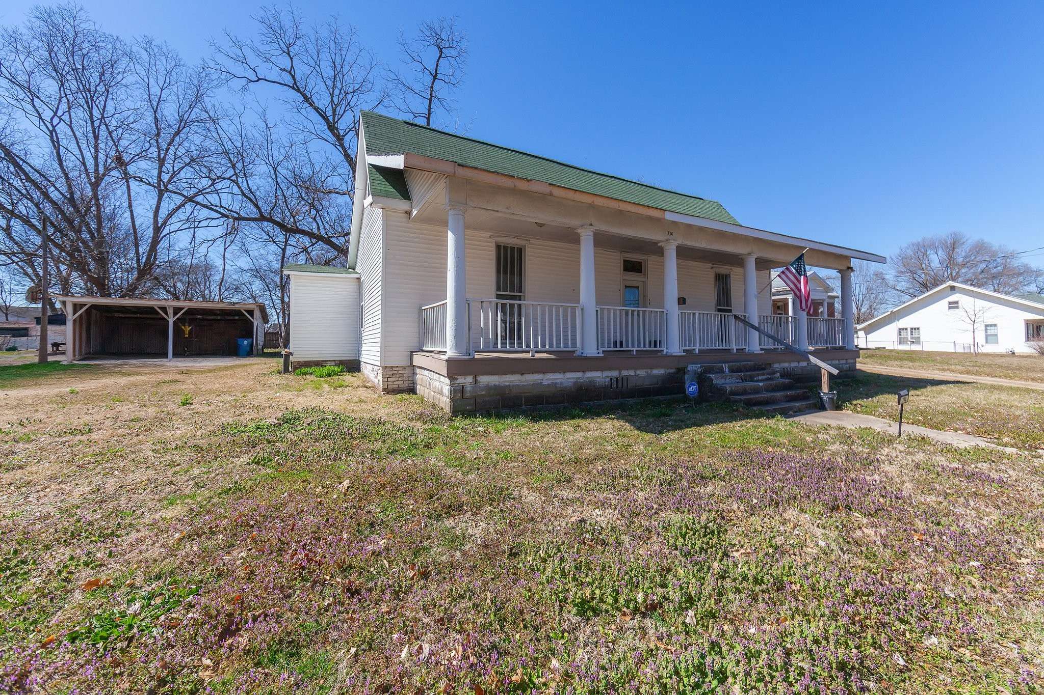 Trenton, TN 38382,714 S College St